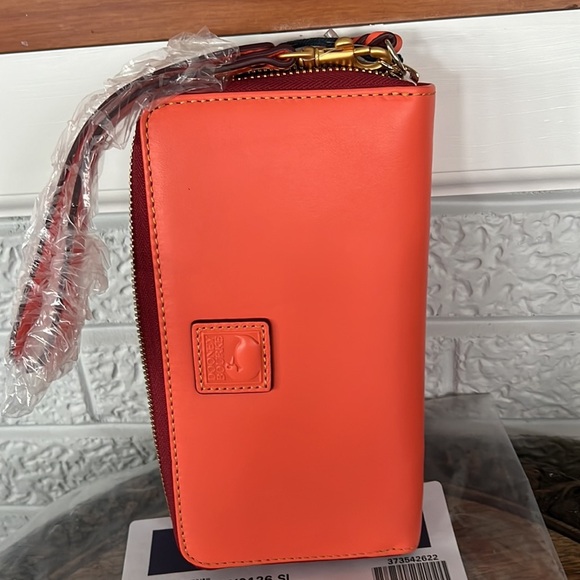 FLORENTINE LARGE ZIP AROUND WRISTLET - Picture 2 of 14